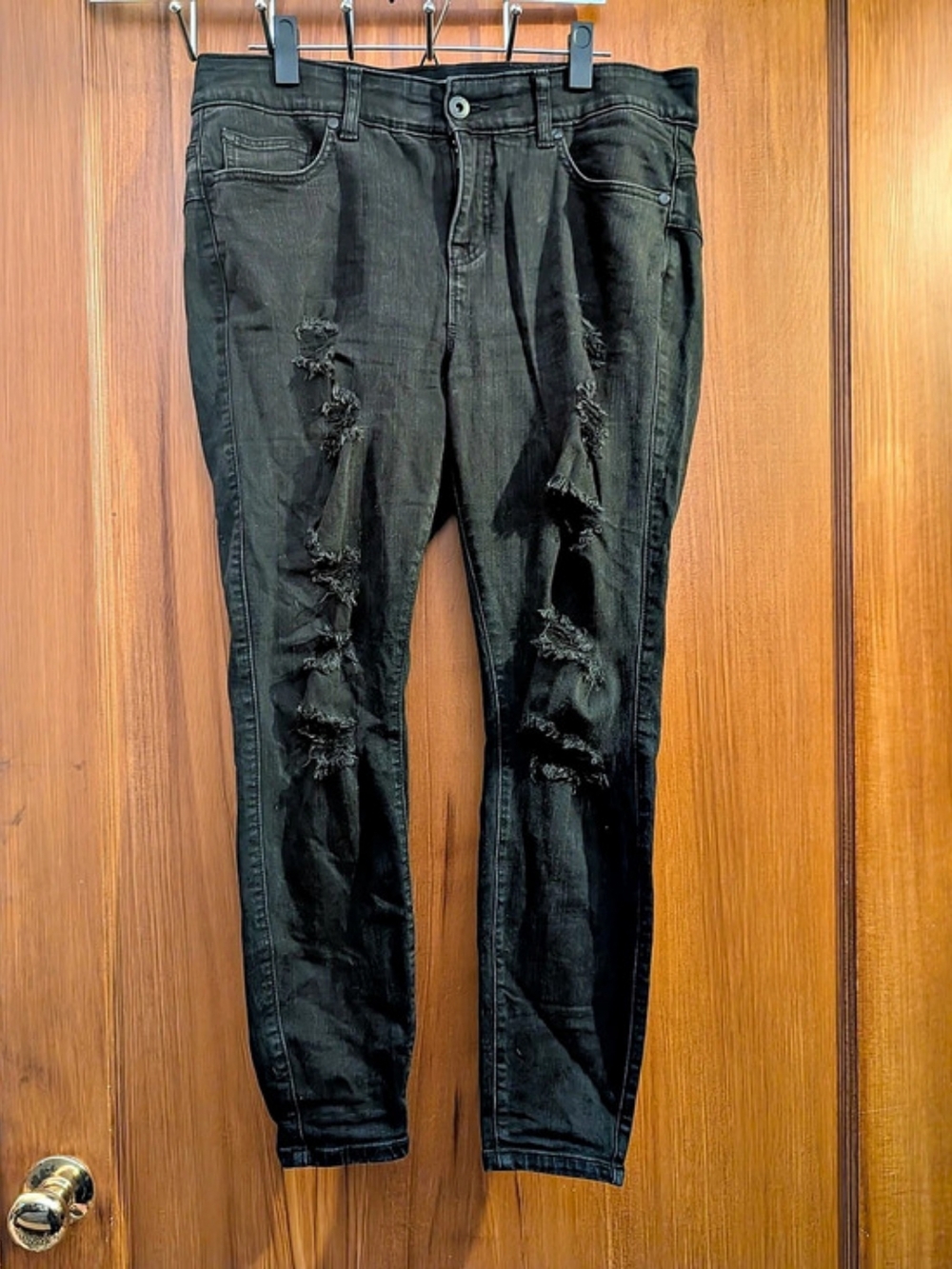 Torrid Distressed Bombshell Skinny Jeans in Black Size 14S Petite